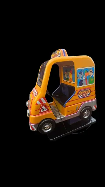 Paseo en autobús escolar para niños